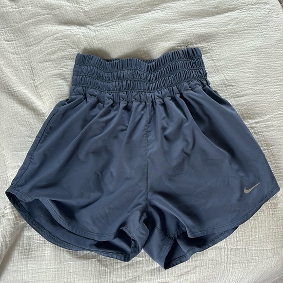Nike shorts - Picture 1 of 4